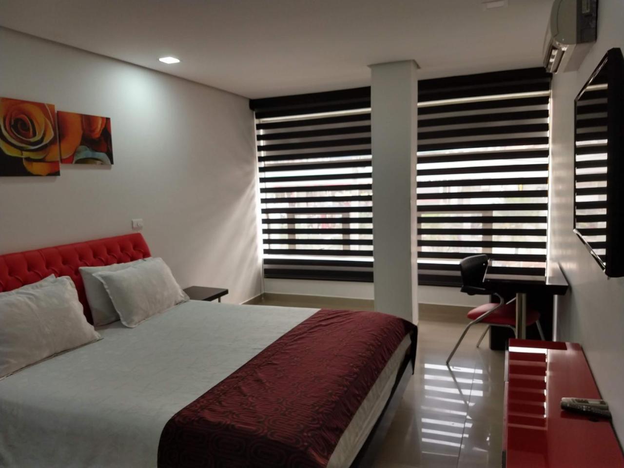 Hotel Merlott 70 Medellin Exterior photo